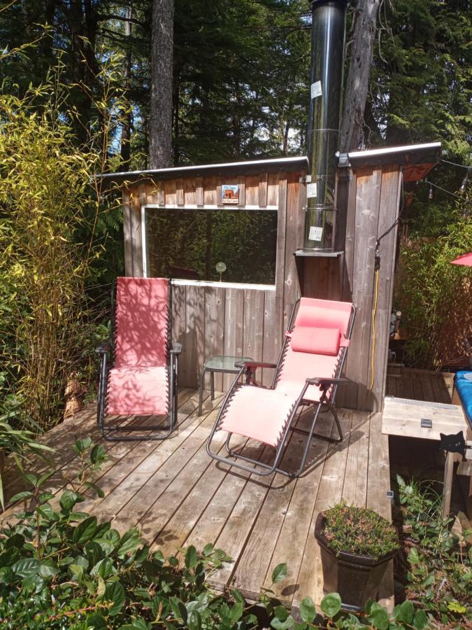 Forest Sweet Retreat Hot Tub & Wood Fired Sauna Ucluelet Extérieur photo