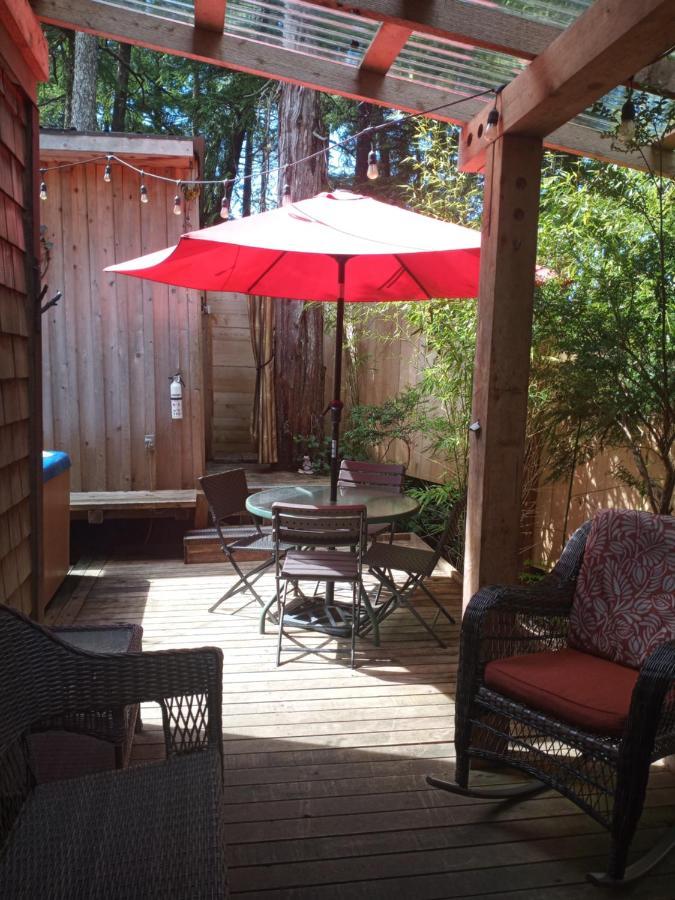 Forest Sweet Retreat Hot Tub & Wood Fired Sauna Ucluelet Extérieur photo