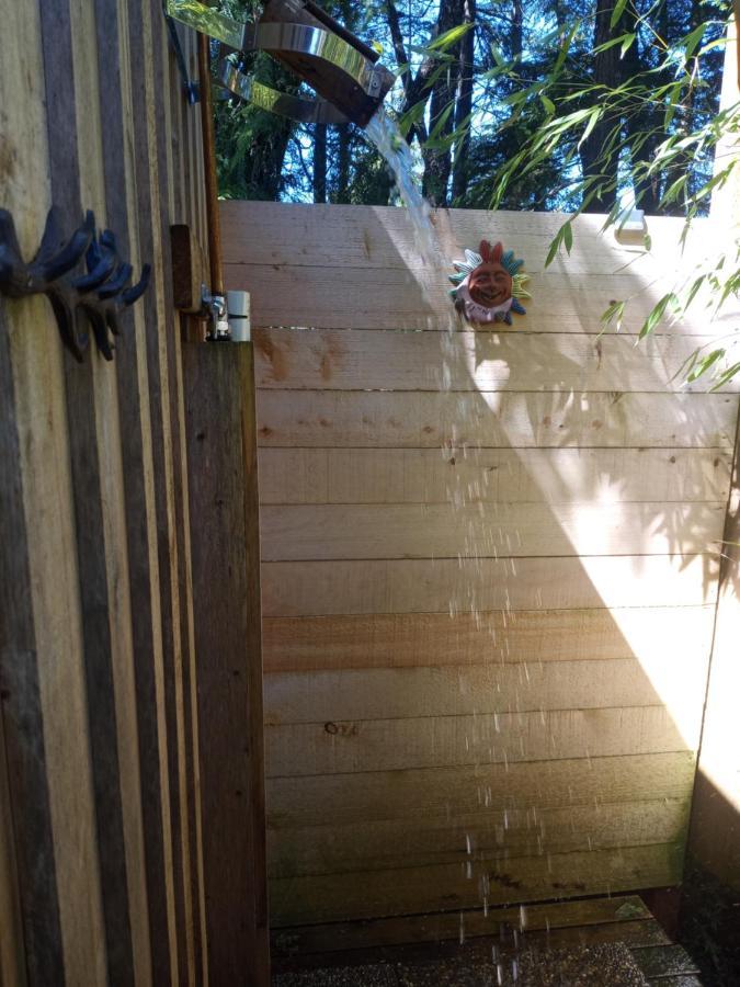 Forest Sweet Retreat Hot Tub & Wood Fired Sauna Ucluelet Extérieur photo