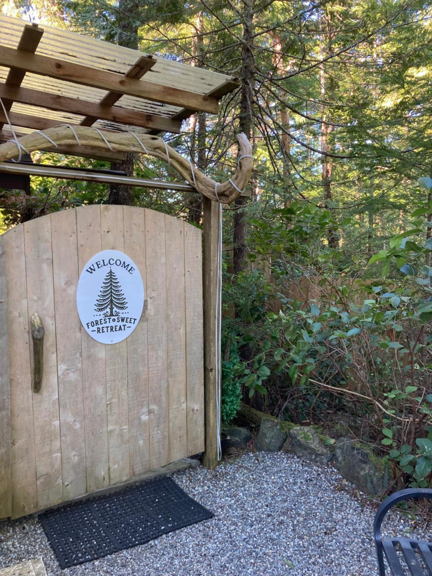 Forest Sweet Retreat Hot Tub & Wood Fired Sauna Ucluelet Extérieur photo